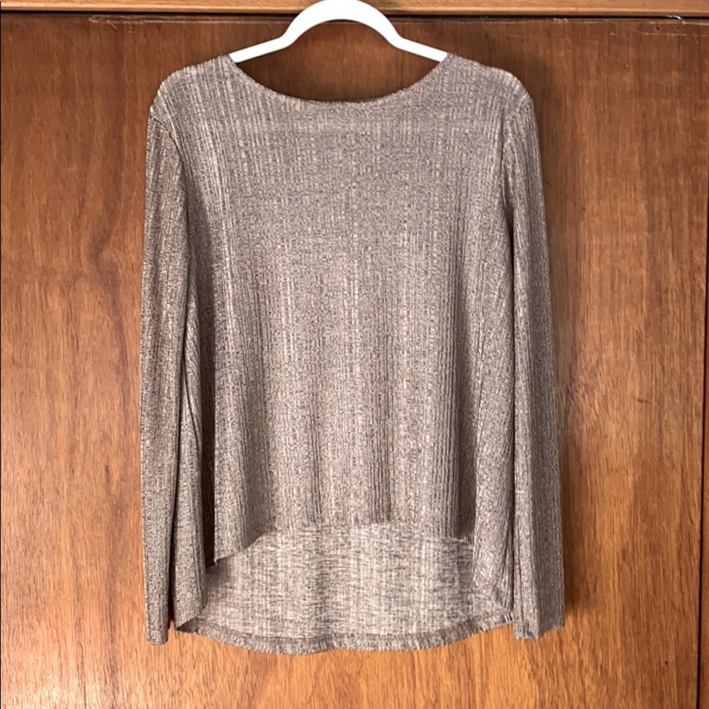 Long sleeve, slinky heavy weight material shirt